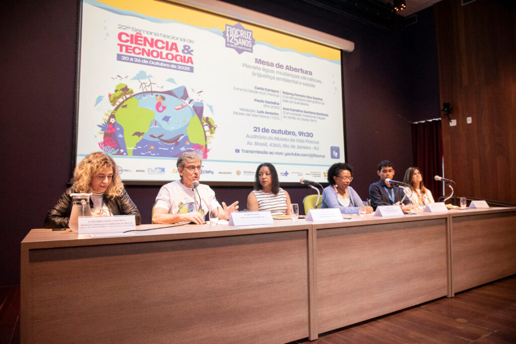 Mesa de abertura da 22ª SNCT na Fiocruz convoca mudança de atitude na relação com oceanos